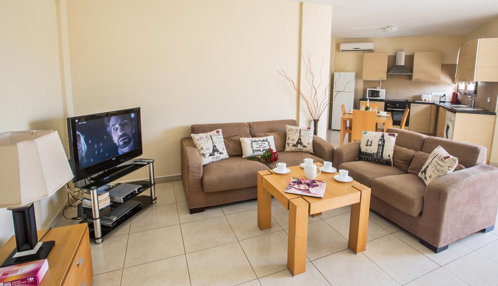 Napiana Apartments أيا نابا الغرفة الصورة